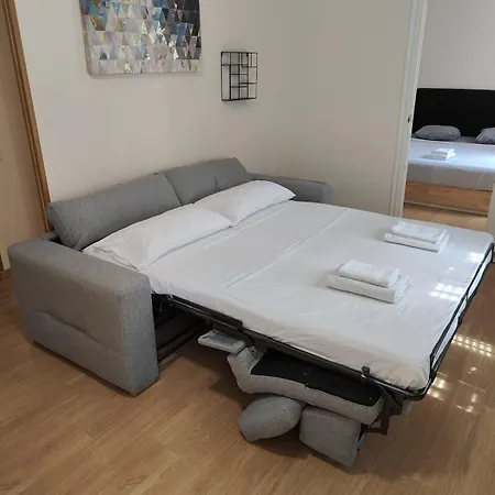 Elegant Rambla Badal Apartament Barcelona