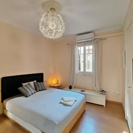 Elegant Rambla Badal Apartamento